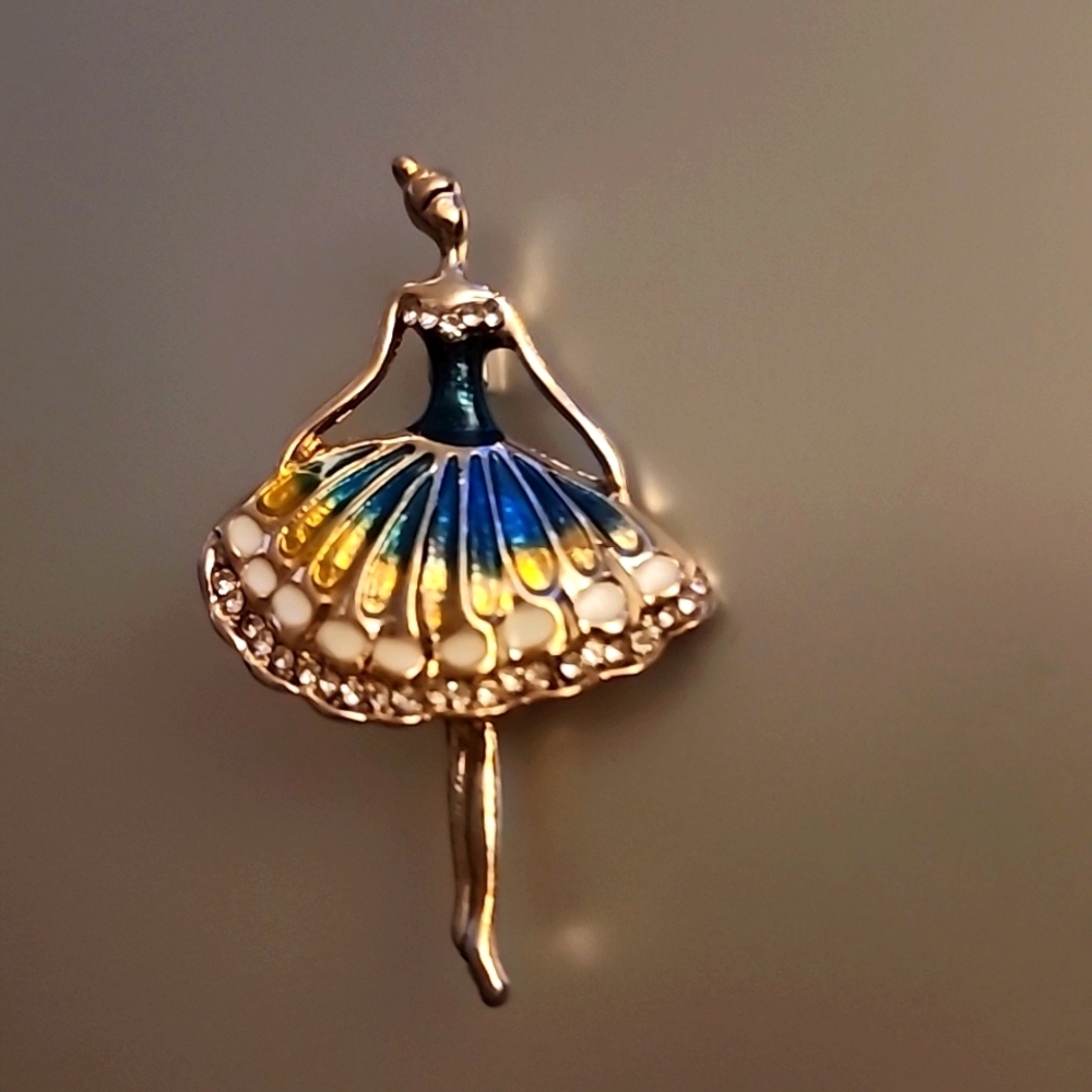 BALLERINA Gemstone   Brooch Necklace Combo